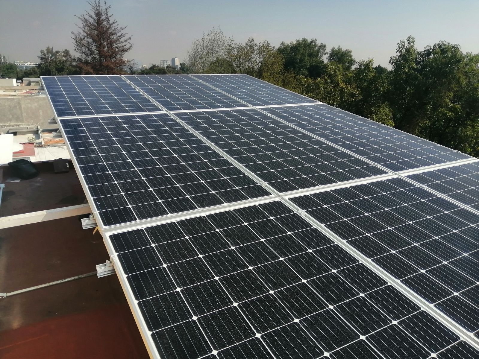 Instalación fotovoltaica residencial, vista de conjunto